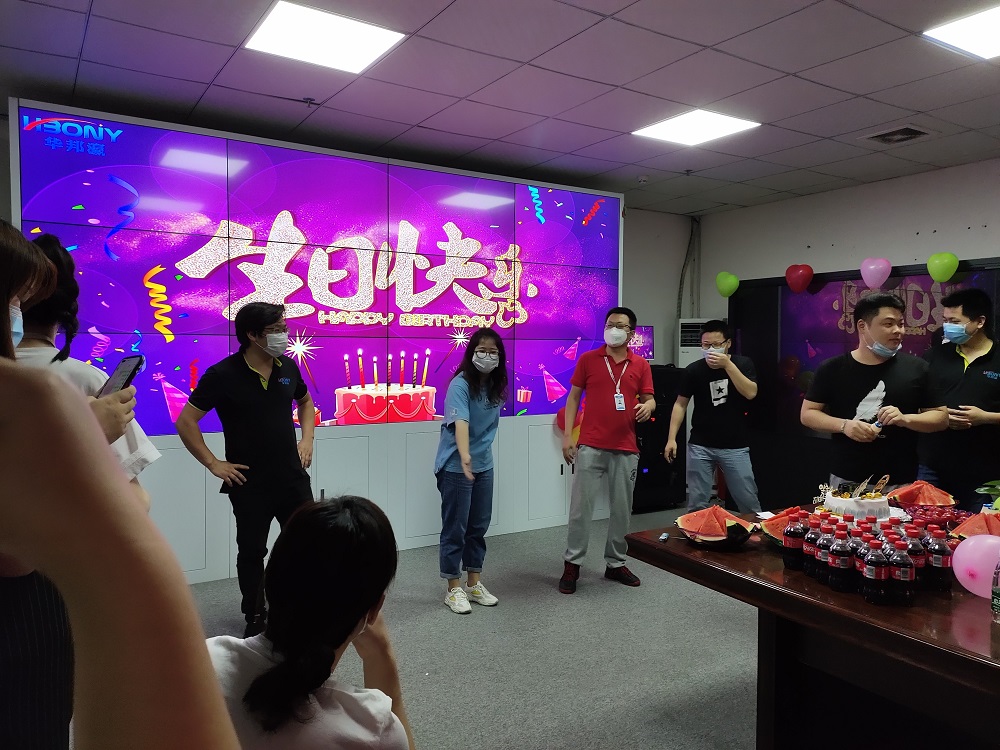 陽春三月，華邦瀛第一季度員工生日會慶?；顒訄A滿結束