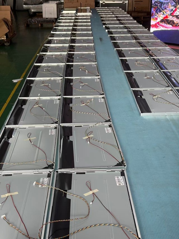 華邦瀛21.5寸廣告機(jī) 華邦瀛21.5寸廣告機(jī)