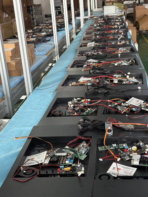 華邦瀛21.5寸廣告機(jī) 華邦瀛21.5寸廣告機(jī)