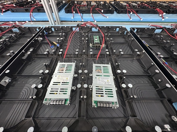 華邦瀛室內P2壓鑄鋁箱體LED顯示屏 (3).jpg