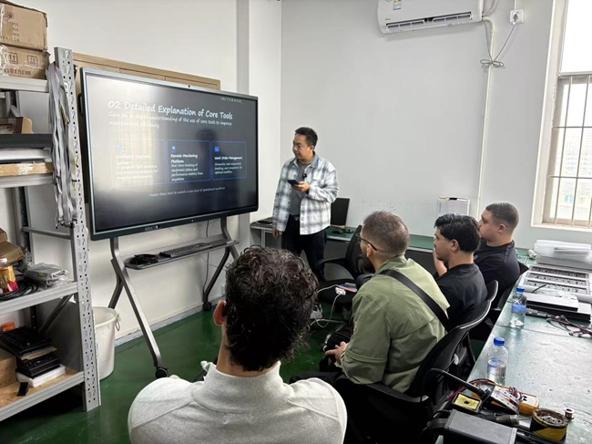 法國(guó)客戶組團(tuán)到華邦瀛學(xué)習(xí)LED顯示屏維修的真實(shí)經(jīng)歷